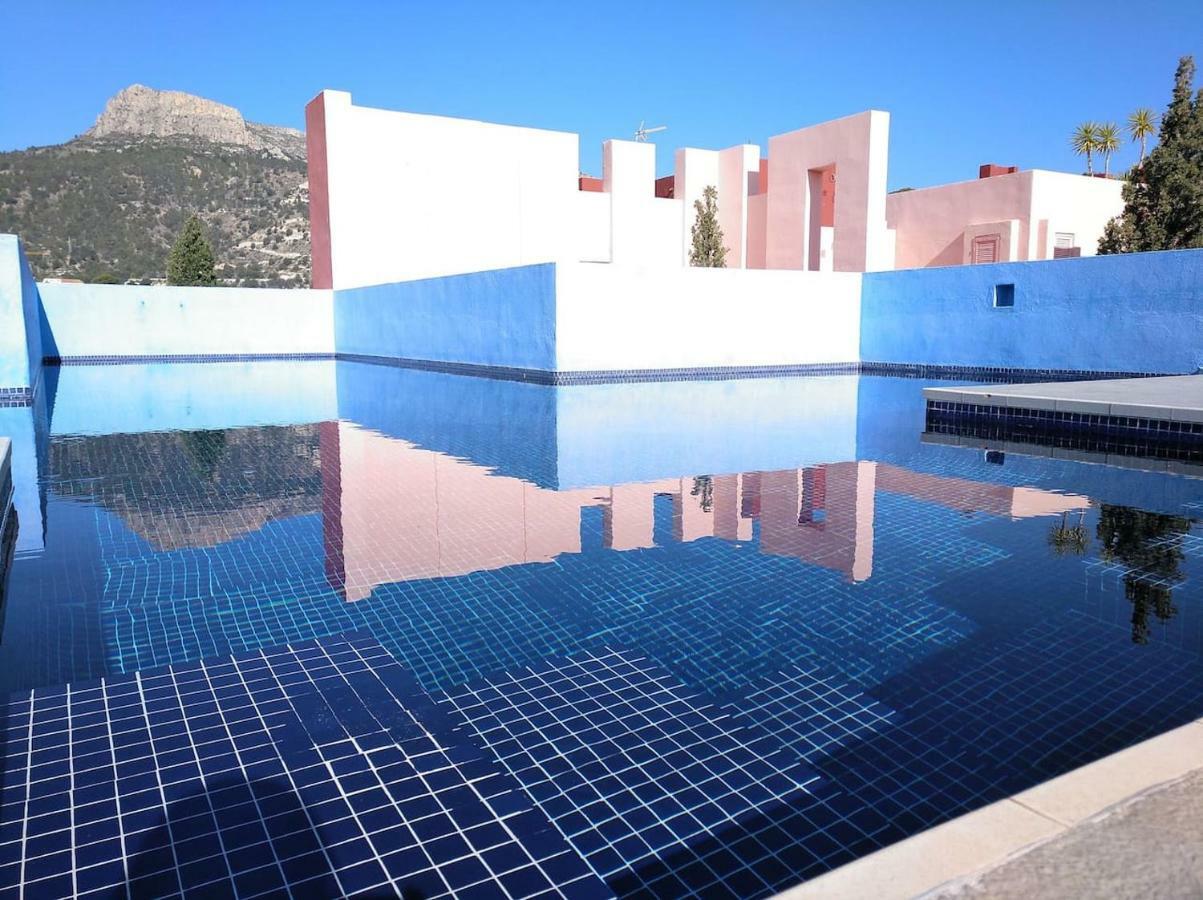 Estudio en la Muralla roja Calpe Exterior foto